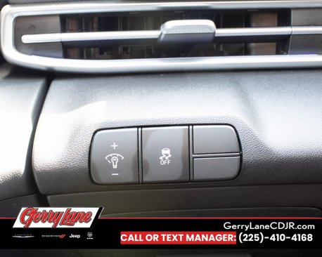Used 2024 Hyundai Elantra SEL image 8