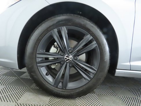 Certified 2024 Volkswagen Jetta SE image 31