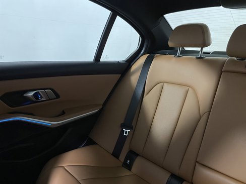Used 2023 BMW 330i Sedan w/ Premium Package image 13