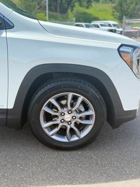 Used 2023 GMC Terrain SLT image 30
