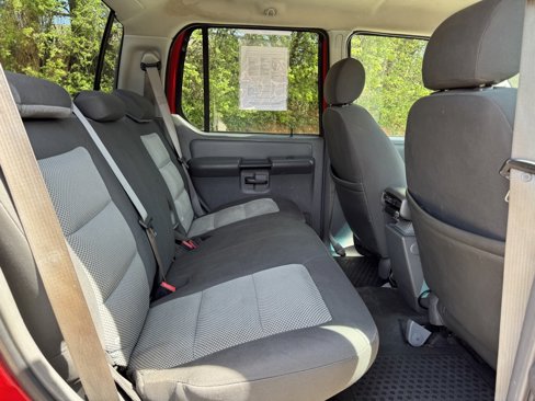 Used 2005 Ford Explorer Sport Trac XLT image 8