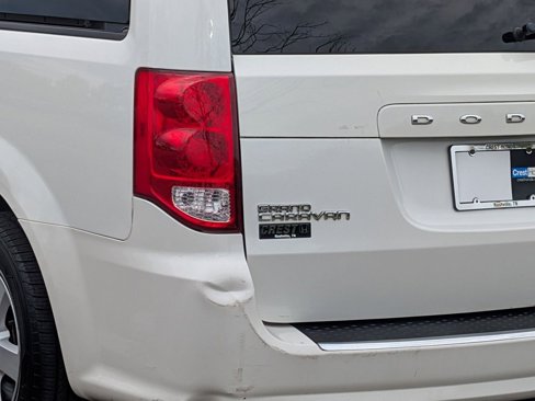Used 2013 Dodge Grand Caravan SXT image 12