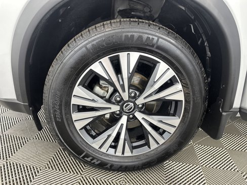 Used 2021 Nissan Rogue SV image 13