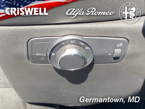 New 2025 Alfa Romeo Tonale w/ Premium Package image 33