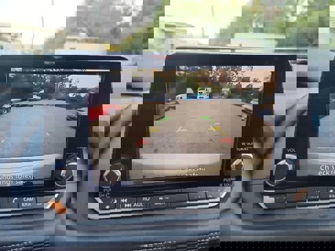 Used 2024 Nissan Rogue SV image 24
