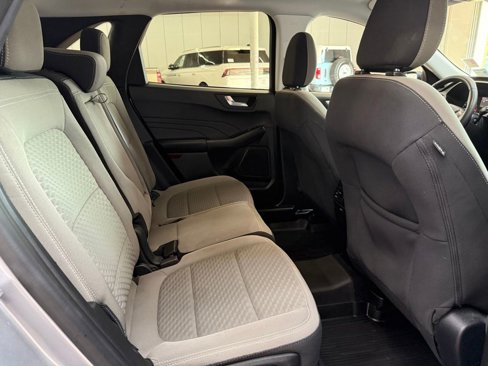 Used 2021 Ford Escape SE w/ SE Sport Appearance Package image 17