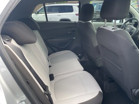 Used 2022 Chevrolet Trax LS w/ Tint and Cruise Package image 17