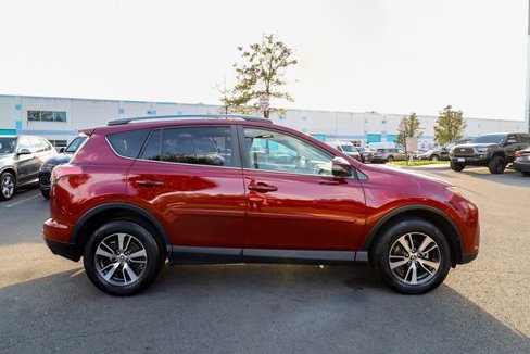 Used 2018 Toyota RAV4 XLE image 14