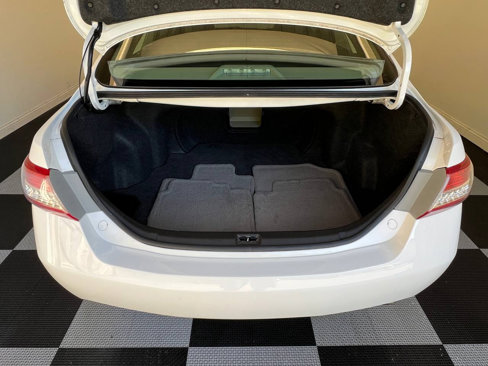 Used 2011 Toyota Camry XLE image 26