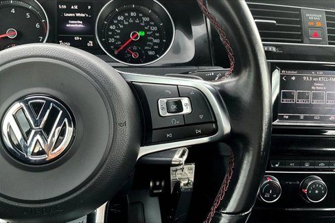 Used 2015 Volkswagen Golf S image 17