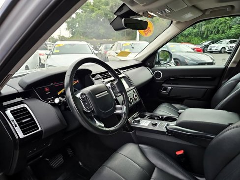 Used 2018 Land Rover Discovery SE image 31
