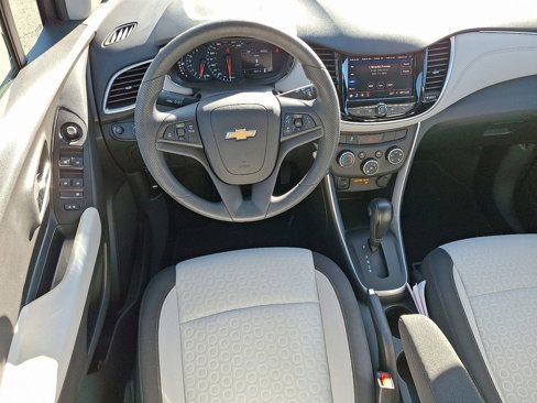 Certified 2022 Chevrolet Trax LS w/ Tint and Cruise Package image 12