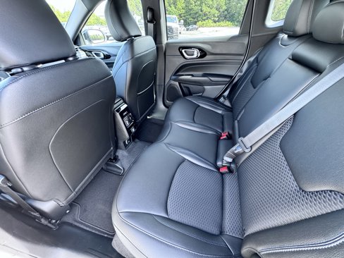 New 2026 Jeep Compass Latitude image 11