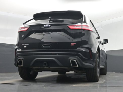 Used 2019 Ford Edge ST w/ Cold Weather Package image 32