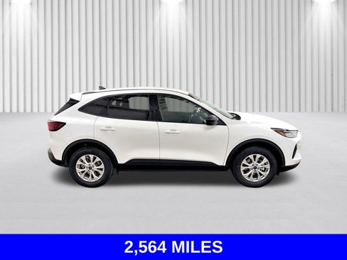 Used 2025 Ford Escape Active w/ Cold Weather Package image 3