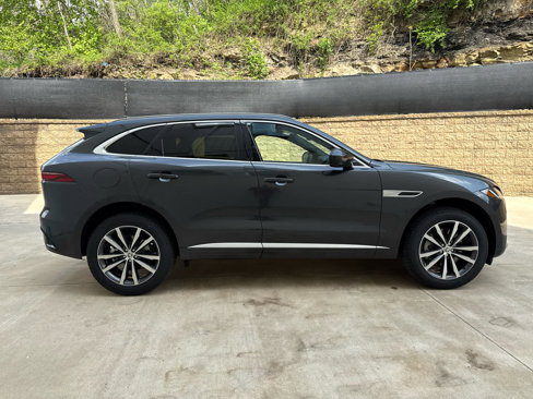 New 2026 Jaguar F-PACE R-Dynamic S image 9