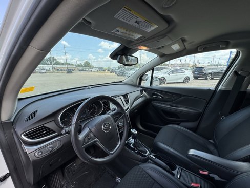 Used 2022 Buick Encore Preferred w/ Safety Package image 16