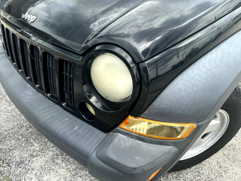 Used 2006 Jeep Liberty Sport image 32