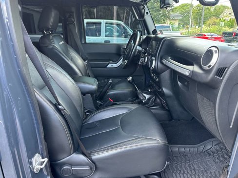 Used 2017 Jeep Wrangler Unlimited Rubicon image 10