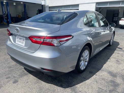 Used 2020 Toyota Camry LE image 5