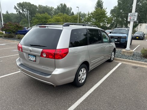 Used 2008 Toyota Sienna LE image 2