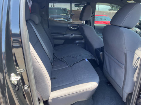 Used 2018 Toyota Tacoma TRD Off-Road image 25