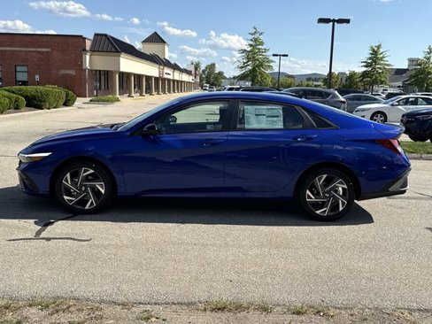 New 2025 Hyundai Elantra Sport image 8