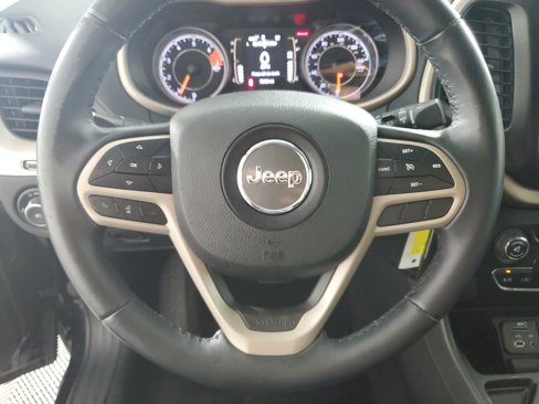 Used 2017 Jeep Cherokee Latitude image 19