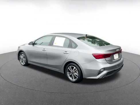 Used 2023 Kia Forte LXS image 7