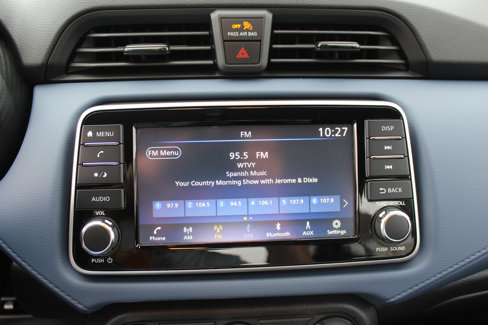 Used 2023 Nissan Versa SV w/ Trunk Package image 28