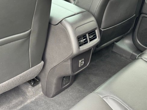Used 2024 GMC Terrain SLT image 26