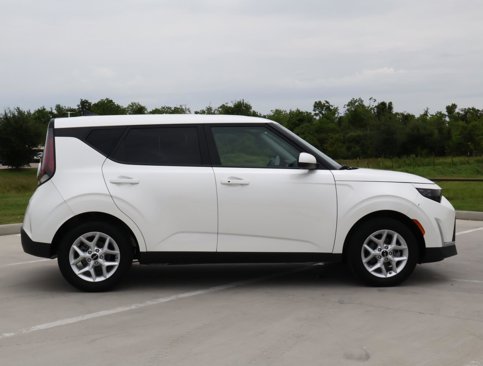Used 2023 Kia Soul S image 5
