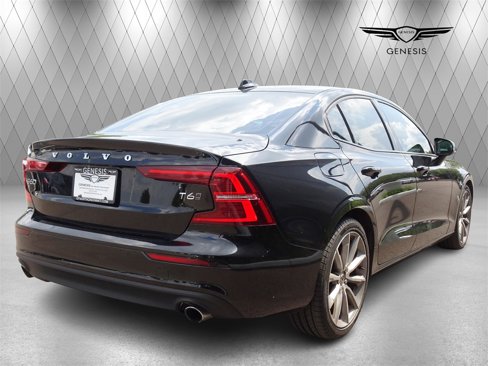 Used 2019 Volvo S60 T6 Momentum w/ Multimedia Package image 5