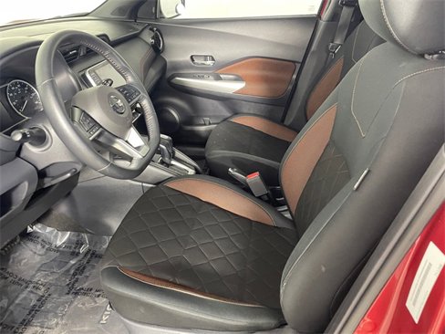 Used 2019 Nissan Kicks SR image 3