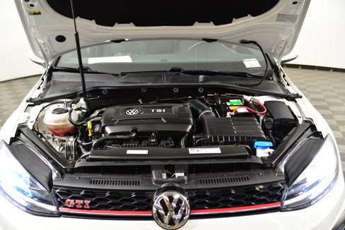 Used 2019 Volkswagen Golf S image 17