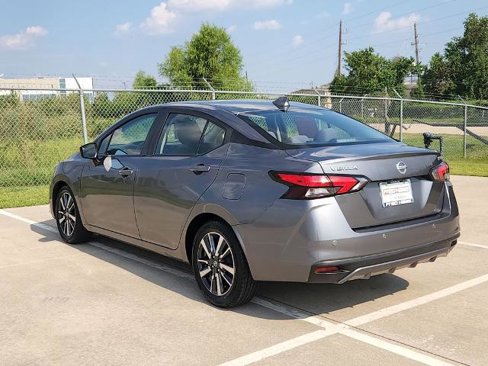 Certified 2021 Nissan Versa SV image 7