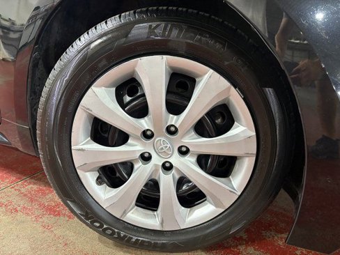 Used 2023 Toyota Corolla LE image 30