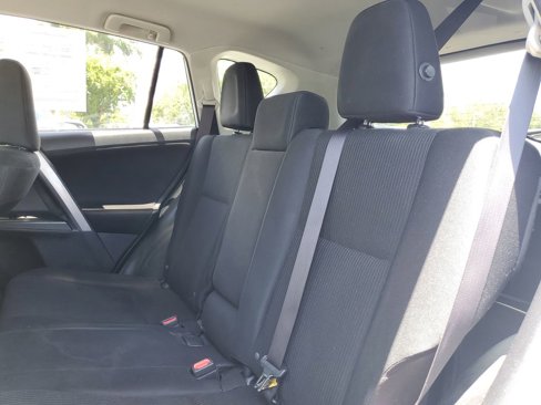 Used 2016 Toyota RAV4 LE image 12