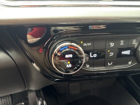 New 2025 Chevrolet Trax LT w/ LT Convenience Package image 38