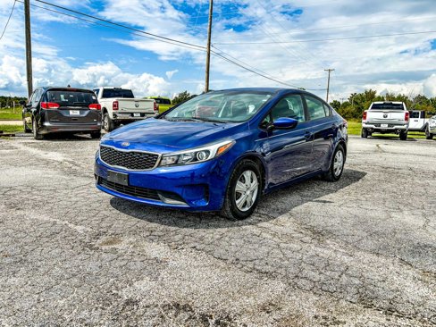Used 2017 Kia Forte LX image 3