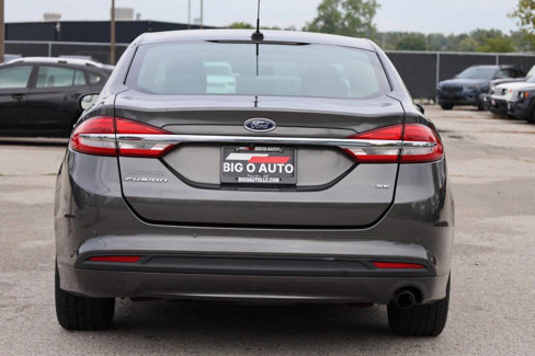 Used 2017 Ford Fusion SE w/ Fusion SE Technology Package image 10
