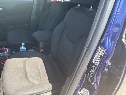 Used 2021 Jeep Renegade Latitude image 7