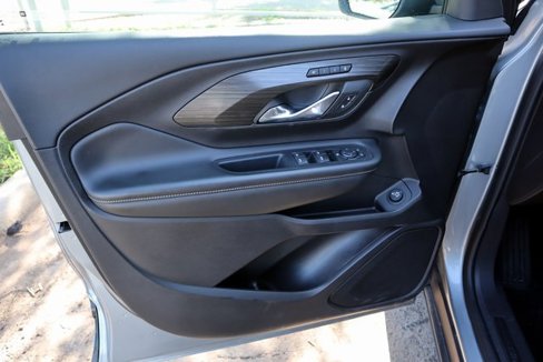 Used 2024 GMC Terrain SLT image 29