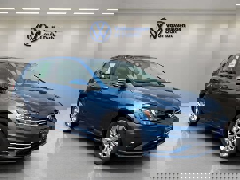 Used 2018 Volkswagen Golf SE image 7