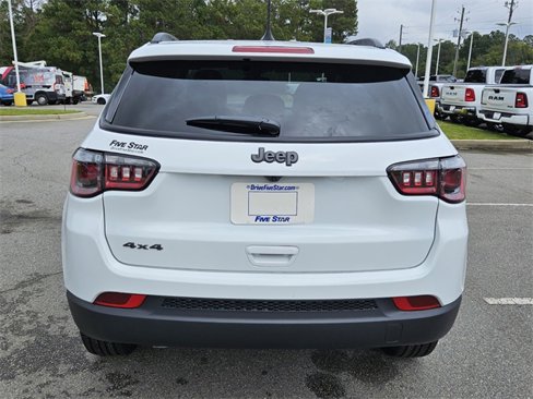 New 2026 Jeep Compass Latitude image 12