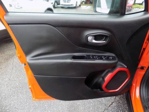 Used 2015 Jeep Renegade Trailhawk w/ Popular Equipment Group image 22