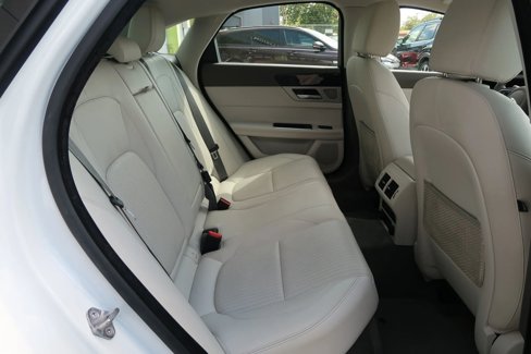 Used 2017 Jaguar XF Prestige image 21