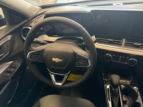New 2025 Chevrolet Trax LT w/ Driver Confidence Package image 31