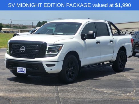 Used 2023 Nissan Titan SV w/ SV Convenience Package image 3