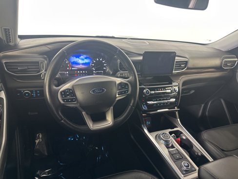 Used 2023 Ford Explorer Limited image 14